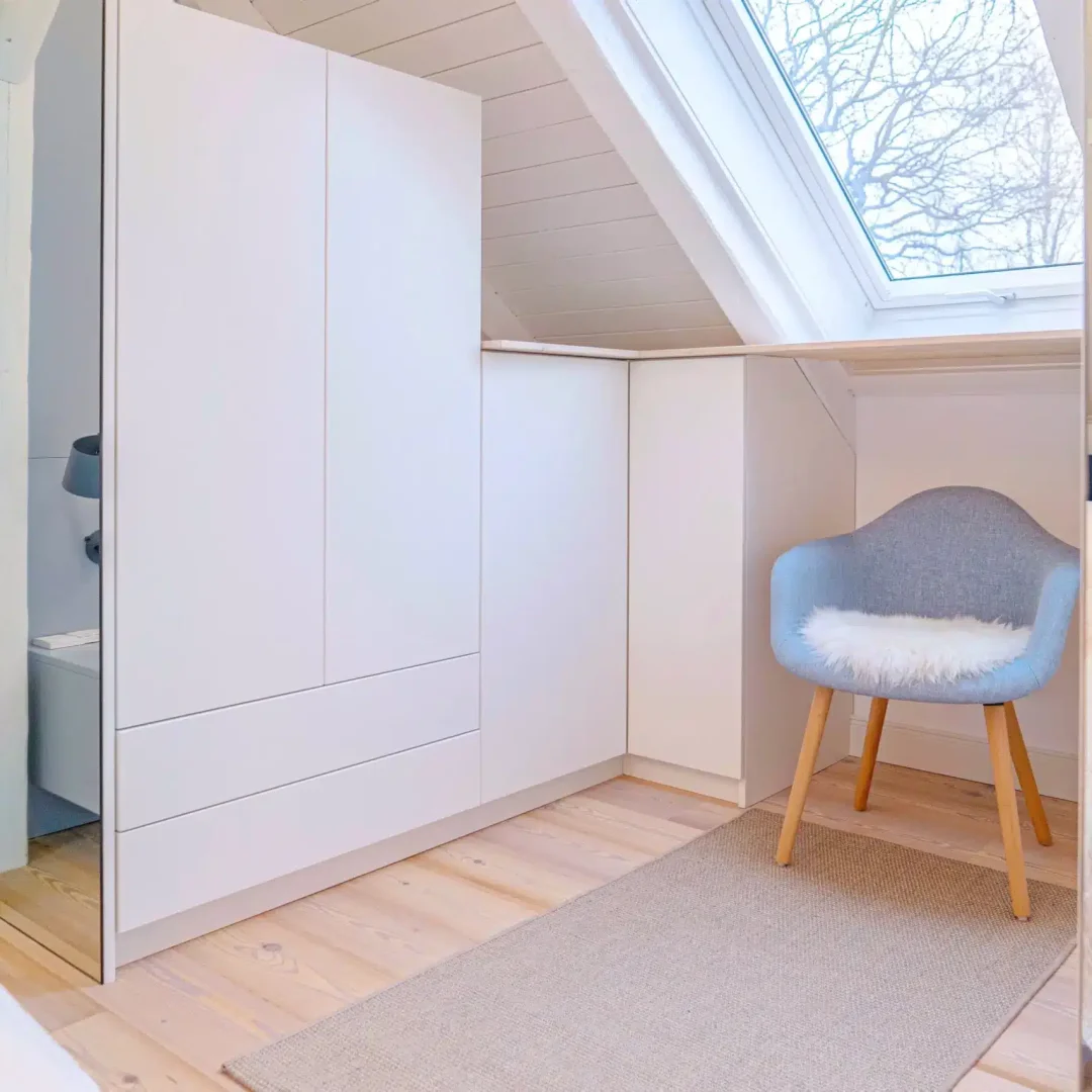 Maßgefertigte Badmöbel aus Holz – stilvolles Design für ein harmonisches Wohlfühlbad