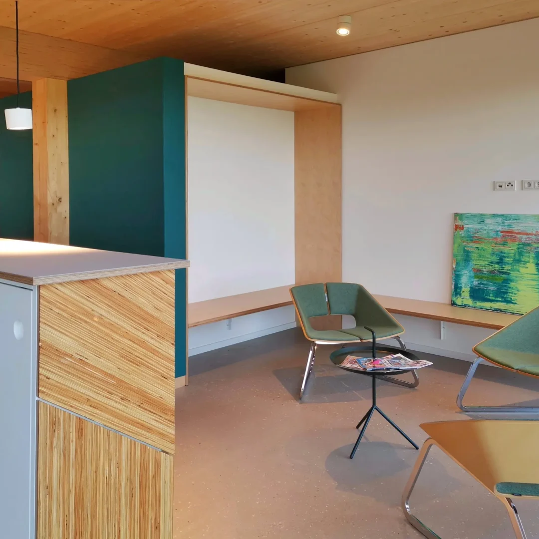 Innenausbau mit Holz – vom Boden bis zur Decke aus einer Hand